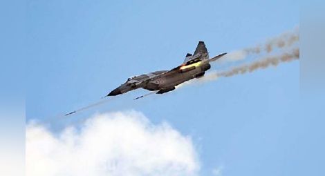 Екшън в небето: Руски изтребители прогониха три турски F-16