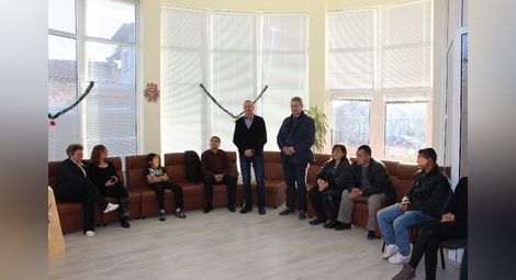 Депутат и кмет връчиха дарение в Бяла /галерия/