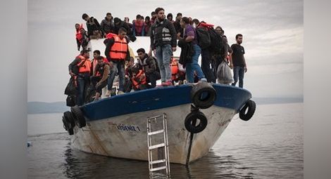 Италианската брегова охрана е спасила над 700 бежанци на Коледа