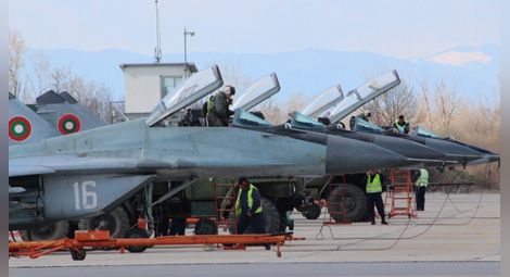 Утре пристигат първите два двигателя за МиГ-29 от Полша
