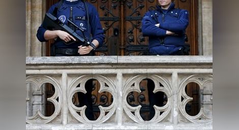 Оргия между полицайки и военни по време на терористична заплаха в Белгия