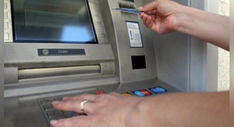Банките вдигат таксите за най-използваните услуги