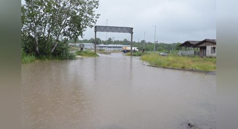 Напорен тръбопровод слага край  на наводненията край Дунав мост