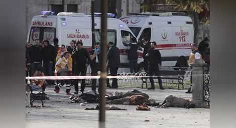 Близо 60 души задържани след атентата в Истанбул