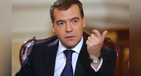 Медведев реже бюджета на Русия заради евтиния петрол