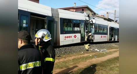 Сблъсък на два метро влака, десетки ранени