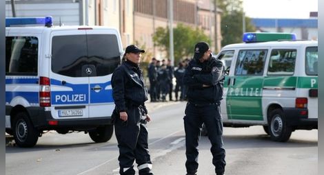 Полицията в Берлин отхвърли жалба на 13-годишно момиче за изнасилване от чужденци