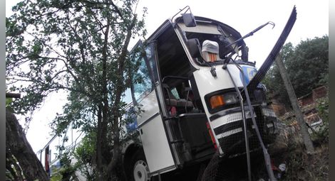 Челен удар на два междуградски автобуса в Търговищко, няма загинали пътници