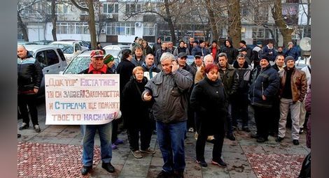 Стрелча ръкопляска на решението за оставяне на Иван Евстатиев в ареста