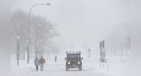 Жертвите на снежните бури в САЩ станаха 48