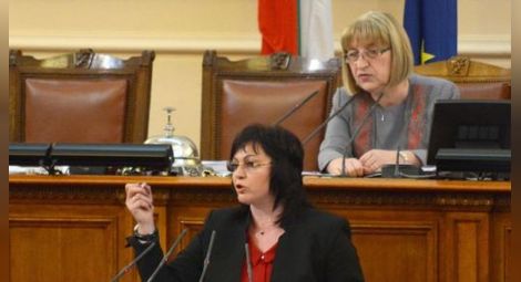 Цачева и Корнелия Нинова в челен сблъсък в парламента