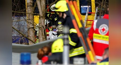 9 станаха жертвите от влаковата катастрофа в Германия, 50 много тежко ранени