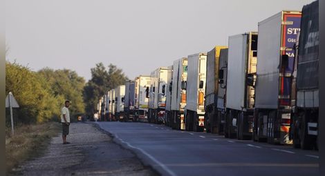 Русия спира движението на територията на страната на товарни камиони, регистрирани в Украйна
