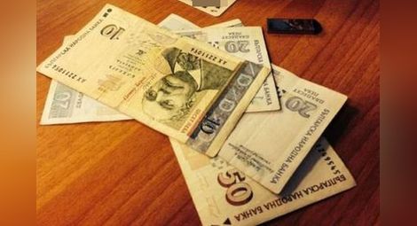 Половината от българите не могат да си позволят неочаквани разходи