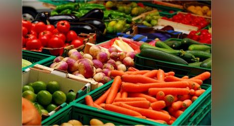 Експерт предупреди: Зеленчуците по пазарите сe скапват