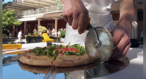 Италия поиска неаполитанската пица да стане част от културното наследство на ЮНЕСКО