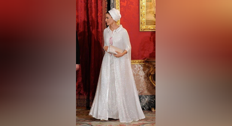 Без фередже и хиджаб: Първата дама на Катар строши традициите