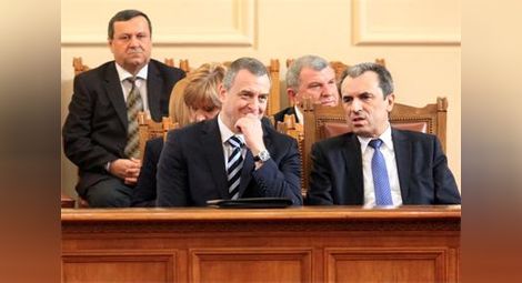 „Екзакта”: За два месеца парламентът губи 4% одобрение, а правителството - 2%
