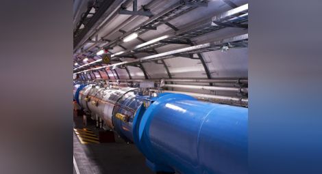 В Големия адронен колайдер засякоха частица по-тайнствена от Хигс бозона