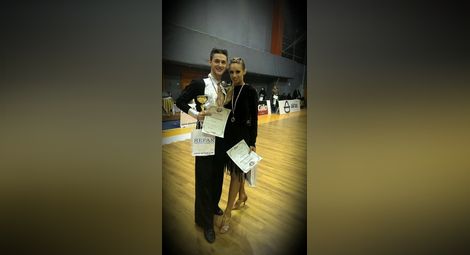 Яцек Янков и Полина Русинова  първи в турнир по танци