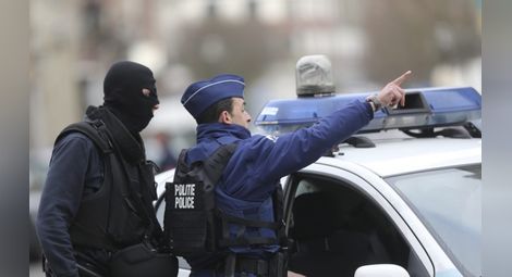 Четирима ранени полицаи при лов на терористи в Брюксел