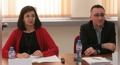 Стаматов: Матурите по български език и литература няма да бъдат в три модула