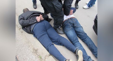 20 задържани при полицейска хайка за улични бандити