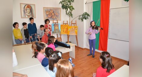 12-годишната Мария-Изабела от Брашов свири Паганини за децата в „Леонардо“