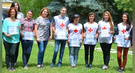 Българският младежки Червен кръст става на 95 години