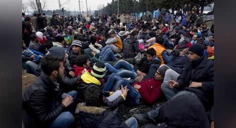 Нов приток на мигранти в Идомени