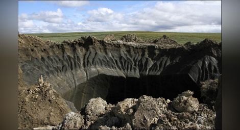 Гигантски кратери в Сибир алармират за опасни климатични промени