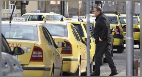 Парламентът обсъжда новият данък за такситата