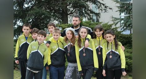 Младите плувци на „Ирис“ с 2 медала и в Топ 4 на България