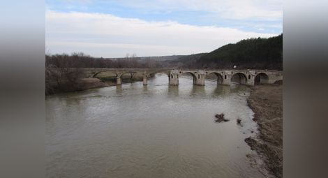 Община Бяла ще спасява моста на Колю Фичето с дарения