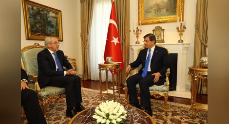 Местан се срещна с премиера на Турция Ахмет Давутоглу