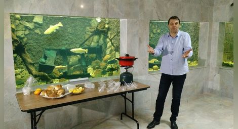 Директорът на музея почерпи  с първоаприлска рибена чорба