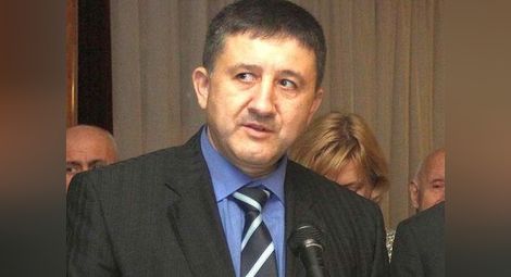 Отцепилият се от ГЕРБ депутат Георги Марков си купил кола с полицейска лепенка