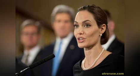 Джоли обедини световните сили за борба с изнасилванията
