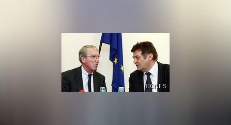Източвали банкова сметка във Франция на министър Иван Данов