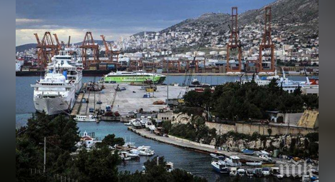 Гръцкият парламент продаде пристанището в Пирея за 368,5 милиона евро на Китай