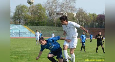 2 гола на Росен Каптиев за сбогуване при измъчена победа на „Дунав 2010“