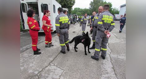 Пожарната посрещна спасителни екипи от Румъния и Молдова