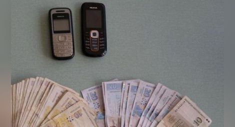 Банкова служителка опази  старица от телефонни измамници