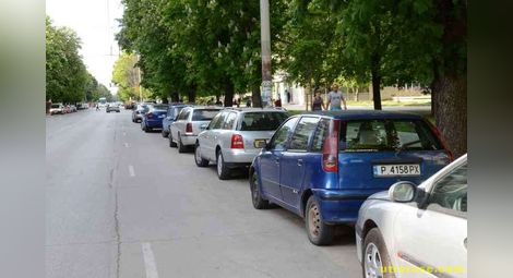 Служебните коли с имунитет срещу глоби за неправилно паркиране
