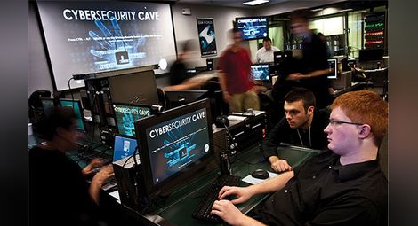 Откриват първият в света университет по кибер сигурност