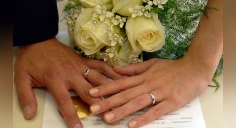 Мигранти плащат по 1000 евро за фиктивни бракове у нас