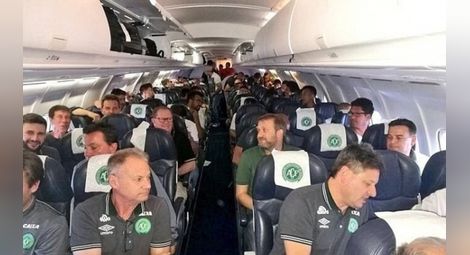 Самолет с над 80 души и бразилски тим на борда се разби в Колумбия