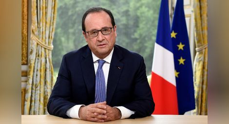 Французите масово подкрепят решението на Оланд да не се кандидатира отново