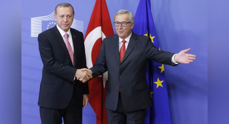 Юнкер: Ердоган да спре с обвиненията към Европа за безвизовия режим