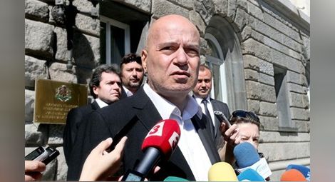 Съдът остави без разглеждане жалбата на Слави срещу резултатите от референдума